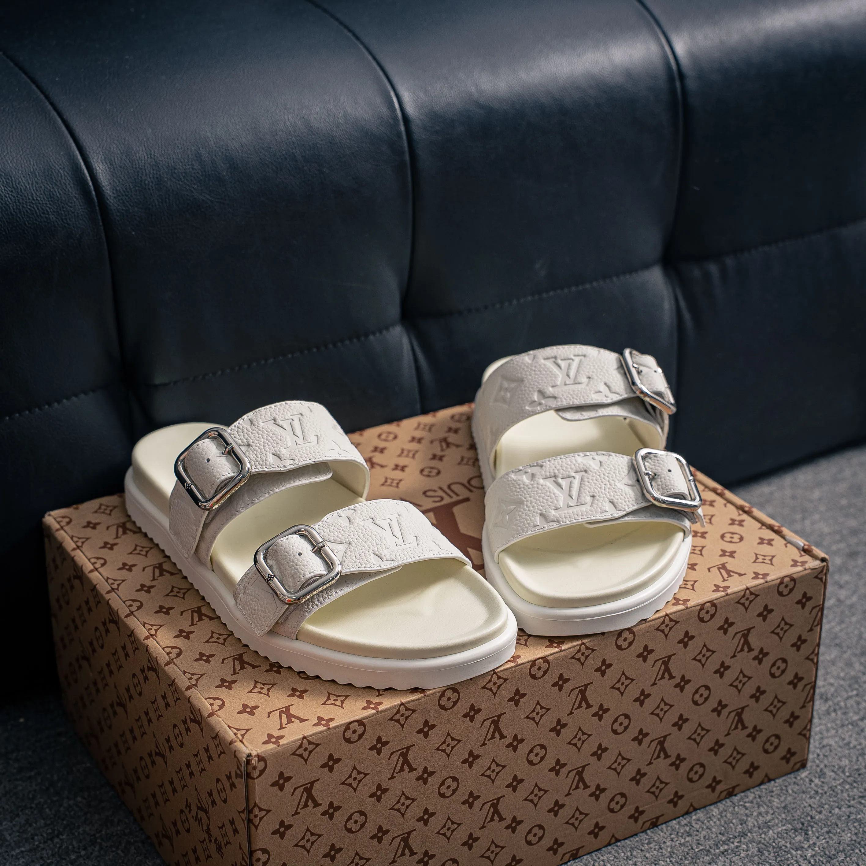 # LOUIS VUITTON ｜ 2026ss LOUIS VUITTON Venice Cowhide Leather Shoes Shoes Sandals 。 Cowhide Leather ，Shoes